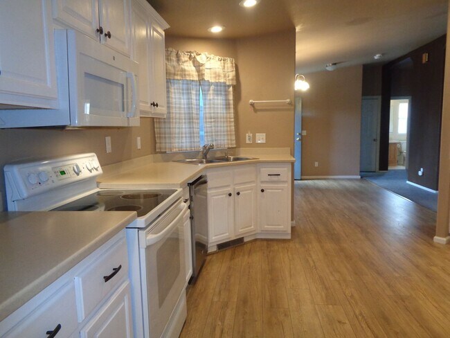 Building Photo - 4511 Gray Fox Heights
