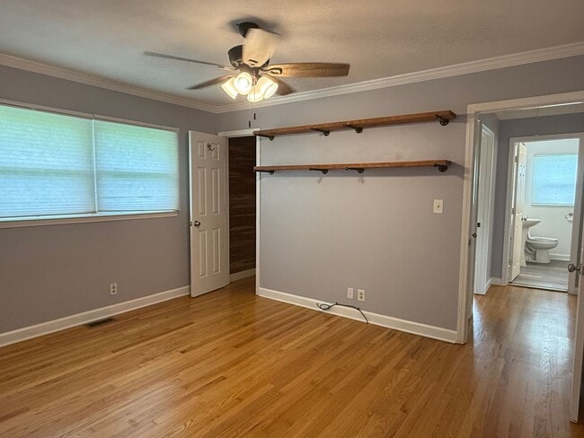 Building Photo - 3/2 bath home - Town Acres School District!