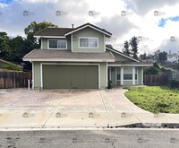 Building Photo - Beautiful! Three Bed Family Home in Oceanside