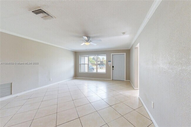 Building Photo - 841 SW 63rd Ave