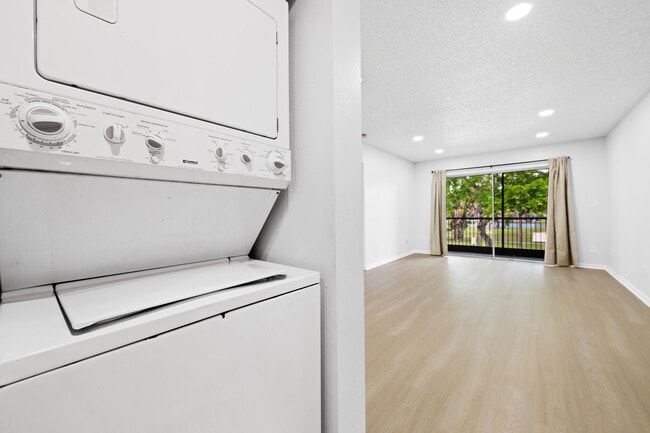 Building Photo - 4276 NW 89th Ave