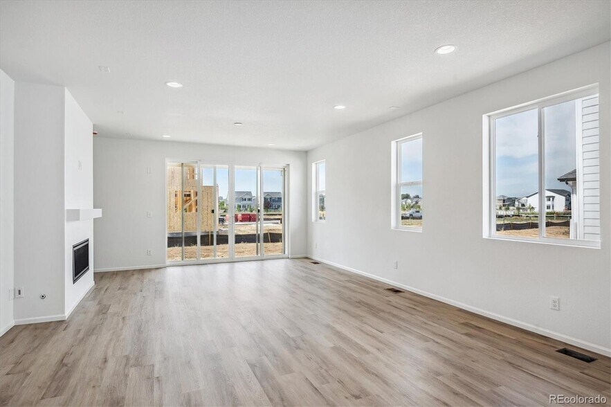 Building Photo - 4192 Satinwood Dr