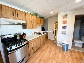 Building Photo - 103 Buttonwood St