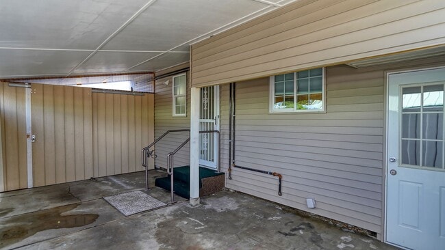 Building Photo - 2-bedroom/1 bathroom, parking included