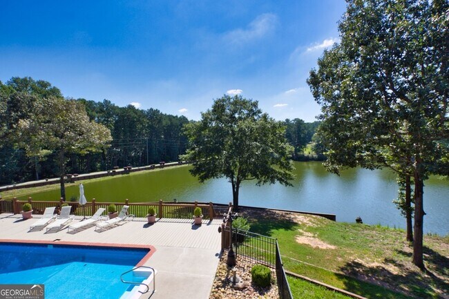 Building Photo - 5166 Wheeler Dr