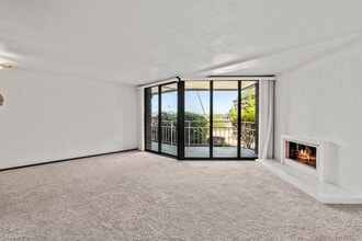 Building Photo - 9500 Rainier Ave S