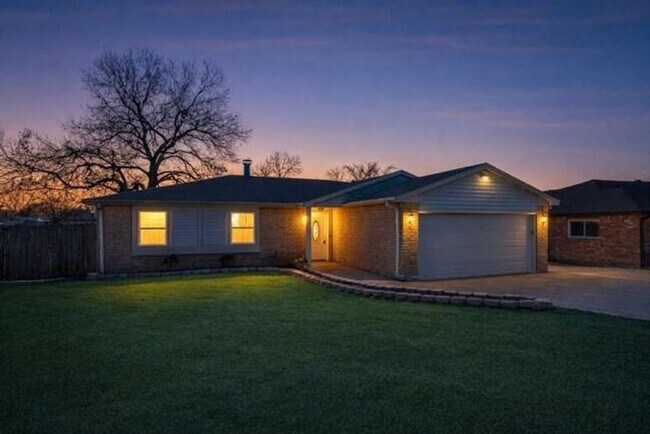 Building Photo - Welcome to this fully remodeled 4/2/2 brick home near Lake Conroe! With new AC/heat, roof, water ...