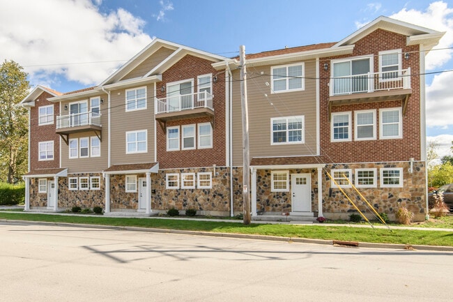 Building Photo - 205 Fox St