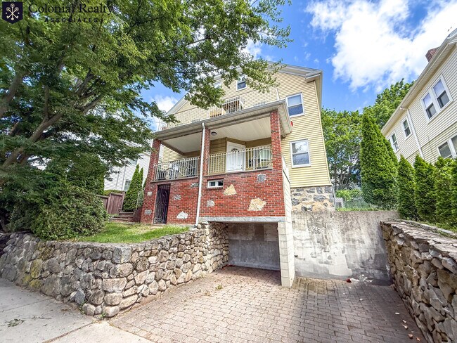 Building Photo - 81 Putnam St