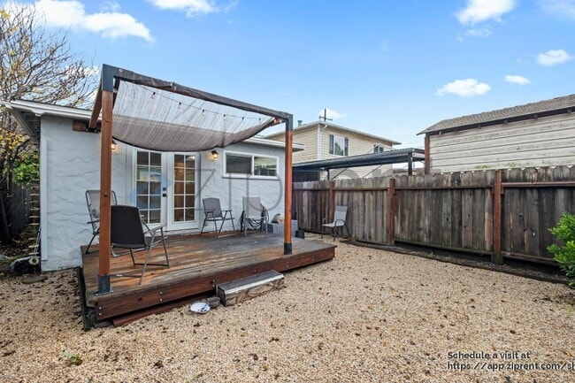 Building Photo - 121 S 37th St