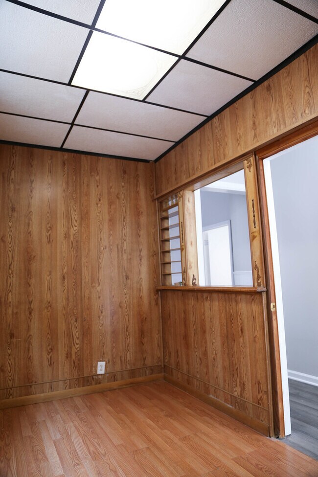 Building Photo - 1652 N Kedvale Ave