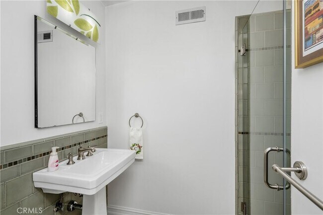 Building Photo - 3150 Dona Maria Dr