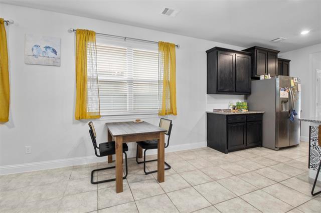 Building Photo - 1412 Green Leaf Dr