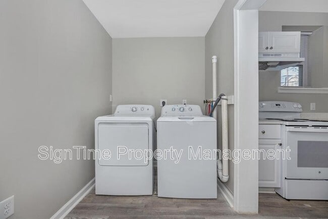 Building Photo - 531 Salem Ave