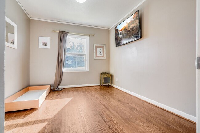 Building Photo - UNFURNISHED Charming 1 Bed, 1 Bath Rental Condo in Arbor Lodge neighborhood!