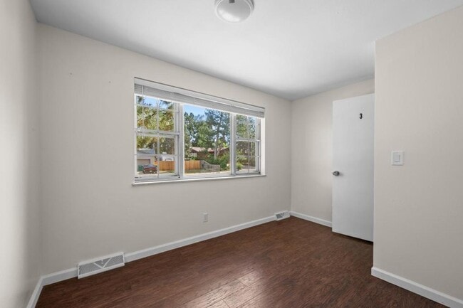 Building Photo - 2219 27th Ave