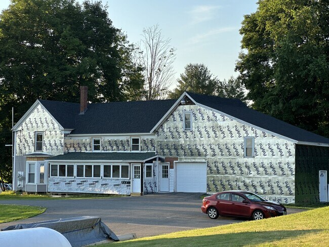 Primary Photo - 555 Riverside Dr