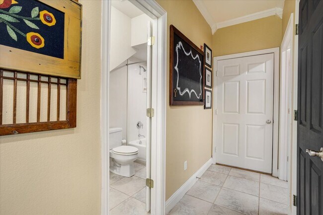 Building Photo - 1258 Greywood Dr