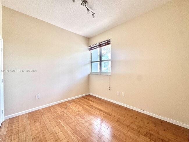 Building Photo - 5970 Indian Creek Dr