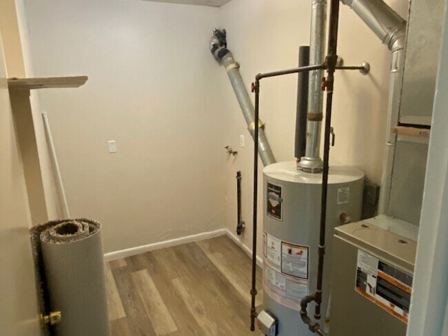 Building Photo - 3 Bedroom Ranch Home