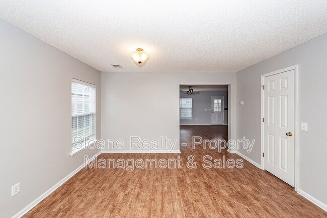 Building Photo - 1118 Deerberry Rd