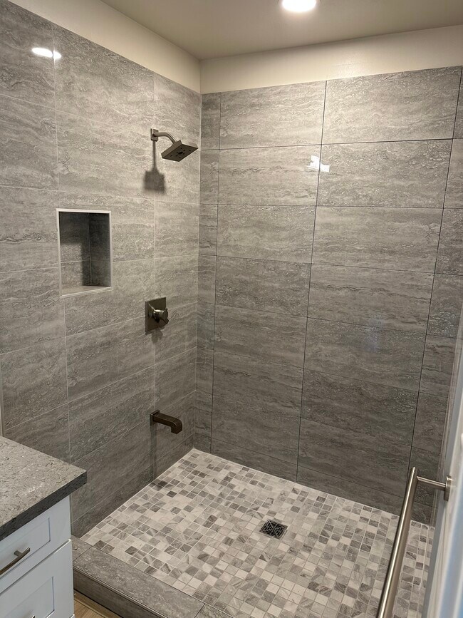 Building Photo - 3071 Kalawao St