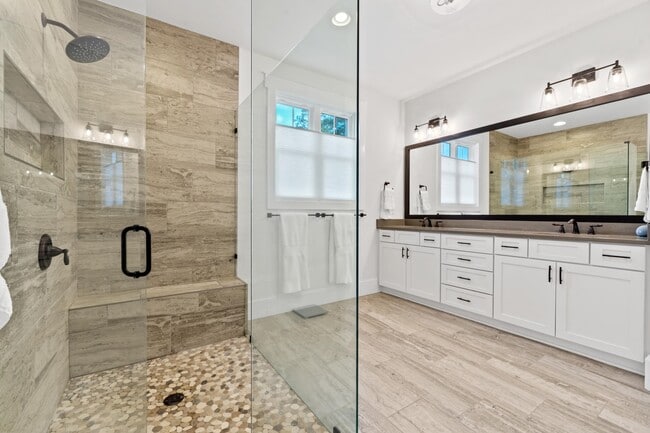 Building Photo - 1100 Hidden Hills Cir