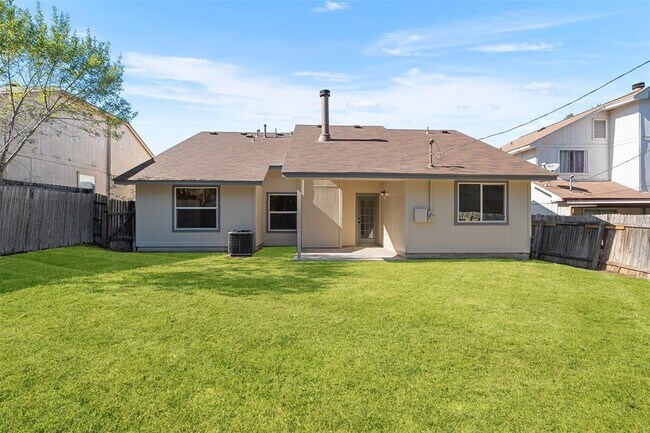 Building Photo - 16307 Essex Cove