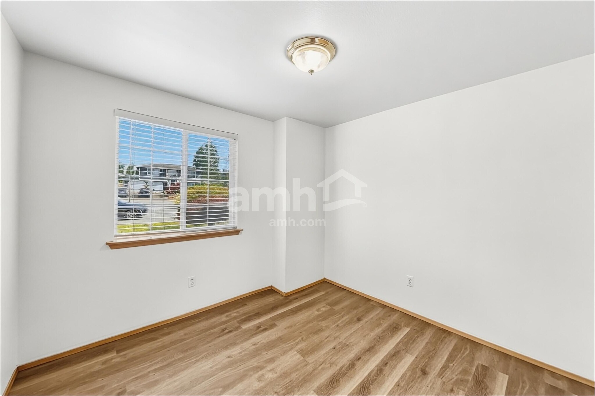 Building Photo - 1025 89th Ave SE