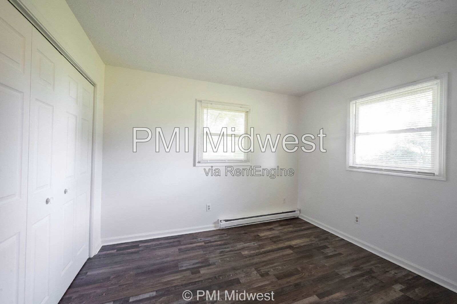 Building Photo - 570 US-52