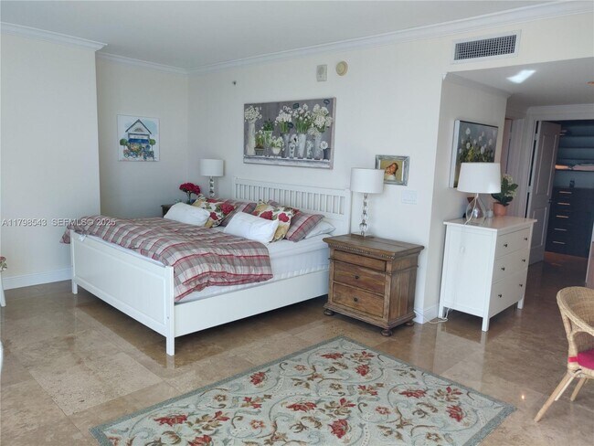 Building Photo - 3101 S Ocean Dr