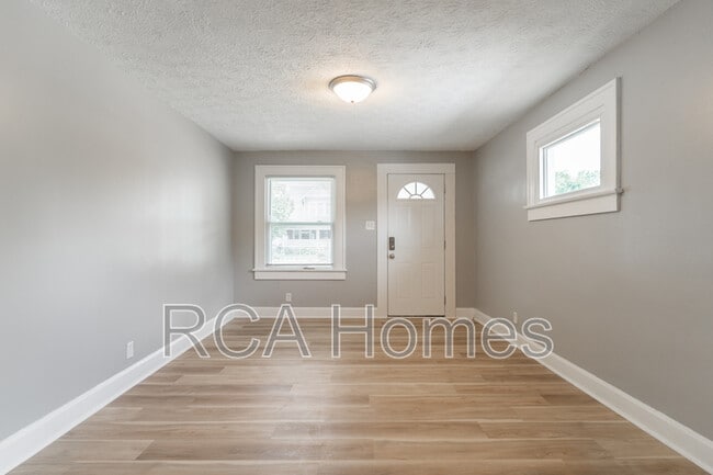 Building Photo - 1425 N Olney St