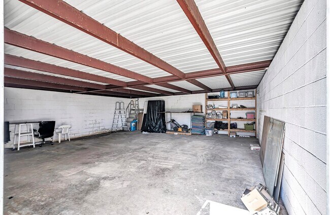 Building Photo - 1300 Bonham Ave