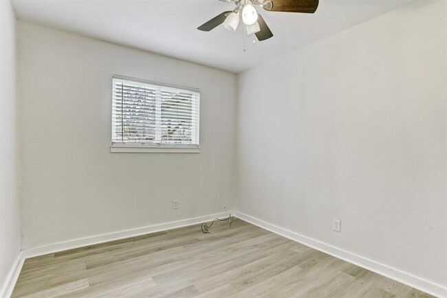 Building Photo - 5205 Palo Blanco Ln