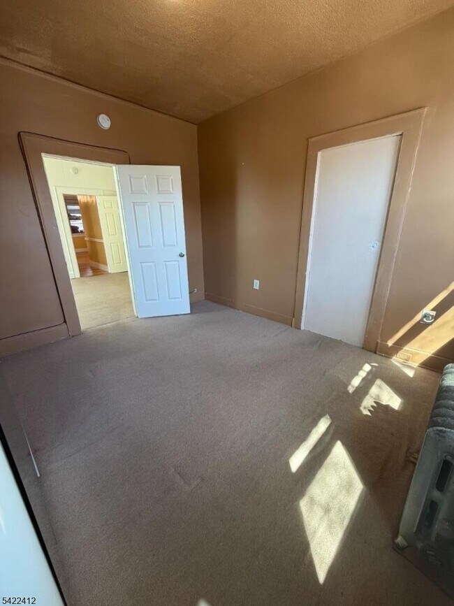 Building Photo - 656 N 7th St