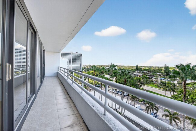 Building Photo - 1500 S Ocean Blvd