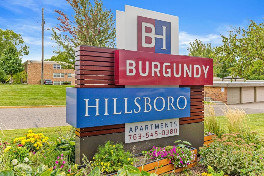 Primary Photo - Burgundy And Hillsboro