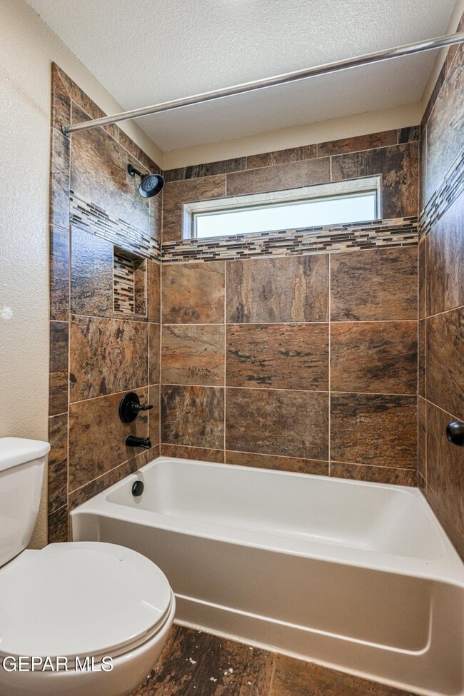Building Photo - 5525 Valley Cedar Dr