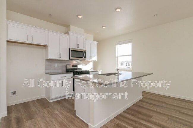 Building Photo - 1758 Knobby Pne Dr