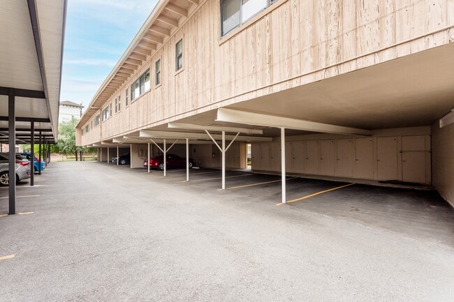 Building Photo - 3809 N Braeswood Blvd