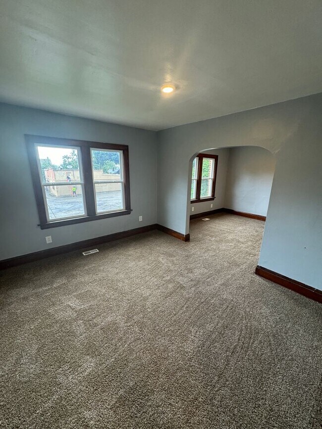 Building Photo - 235 S Arlington St