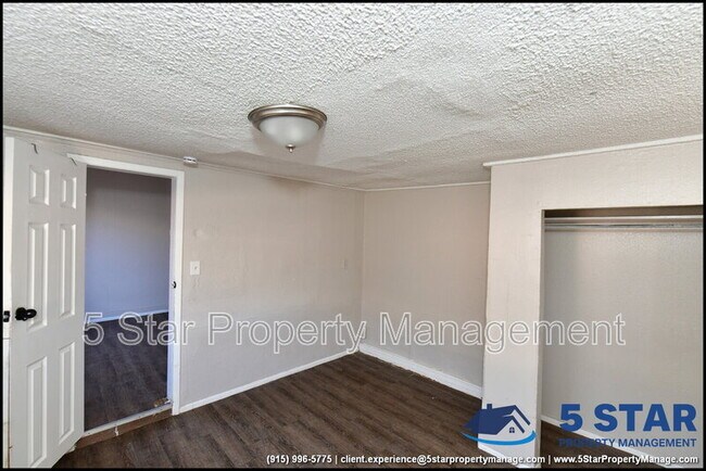 Building Photo - 3519 Douglas Ave