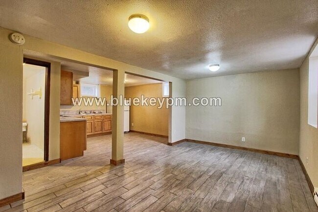 Building Photo - 9125 NE St Johns Rd