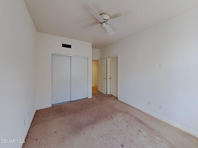 Building Photo - 115 Parkside Dr