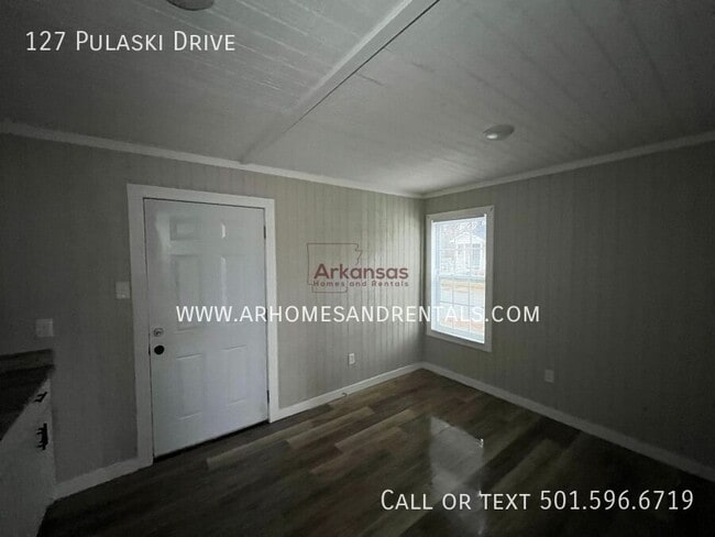 Building Photo - 127 Pulaski Dr