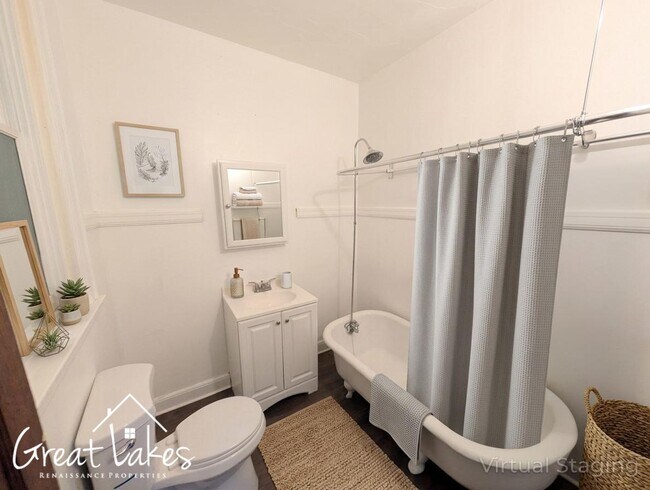 Building Photo - Charming 2 Bedroom 1 Bathroom now available for rent!