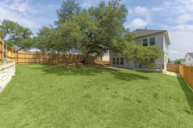 Building Photo - 806 Dayton Dr