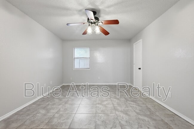 Building Photo - 711 Penn Pl