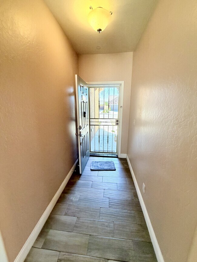 Building Photo - 1736 Berry St