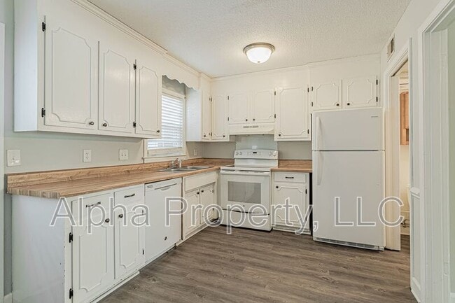 Building Photo - 501 Edwards Rd